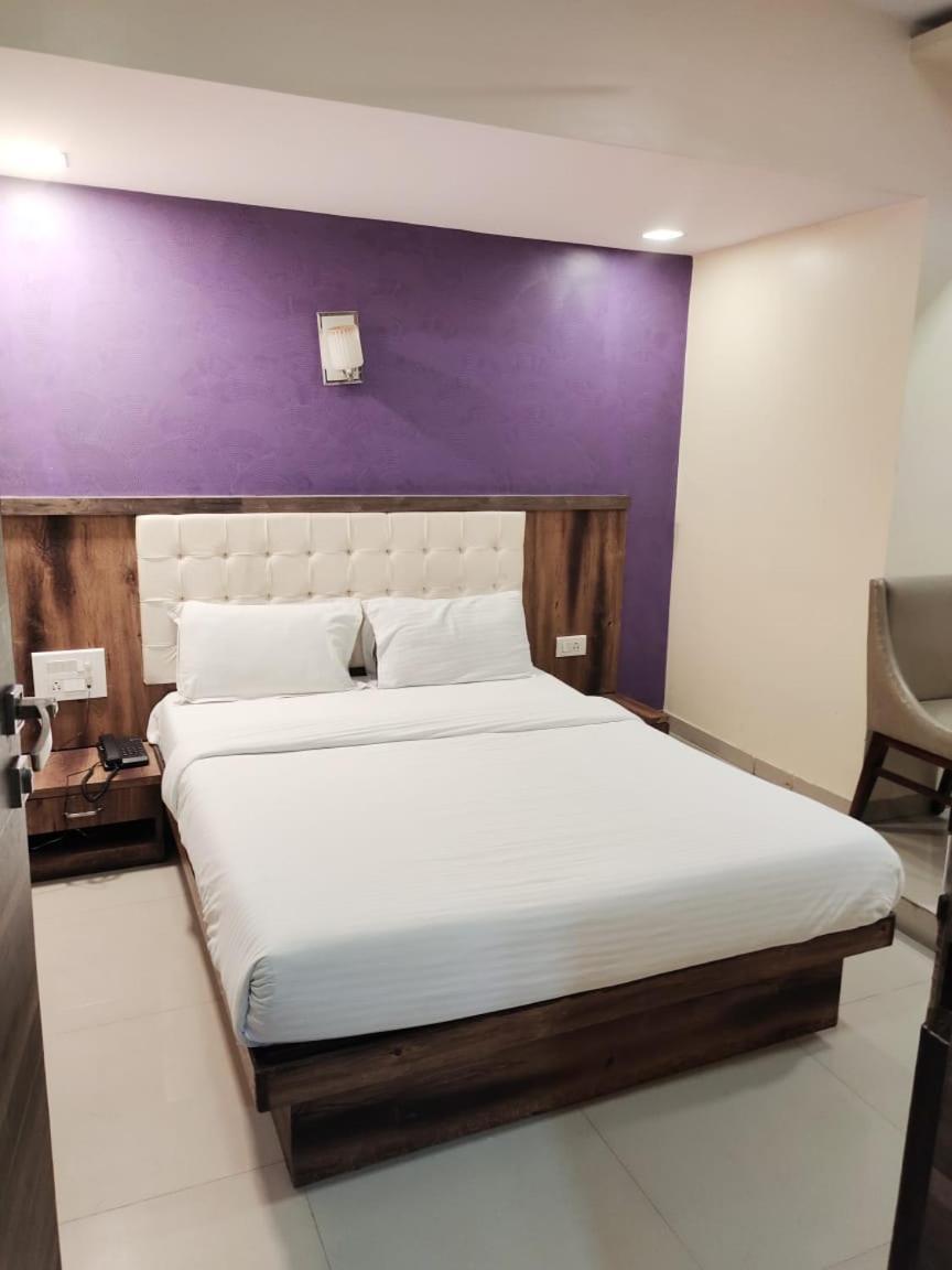 Hotel Golden Park Near Nesco Mumbai Exterior foto